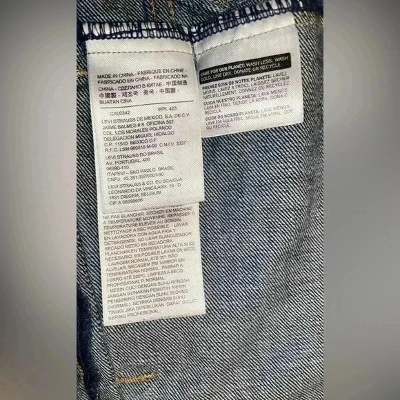 Levi’s classic cropped stylish snap button long sleeve denim trucker  jacket M - Picture 6 of 7